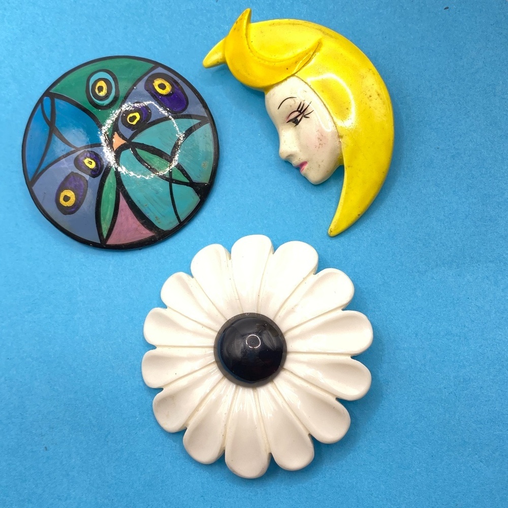 Retro Brooches Bundle Of Crescent Moon Face Flower Abstract Vintage